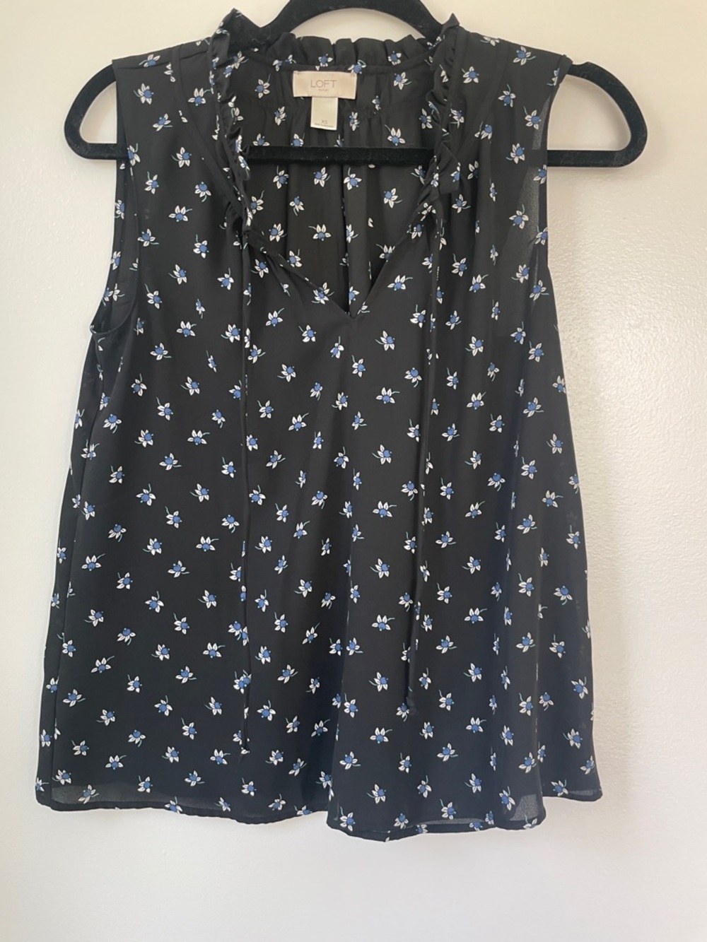 LOFT Black Sleeveless Ruffle Neck Floral Blouse